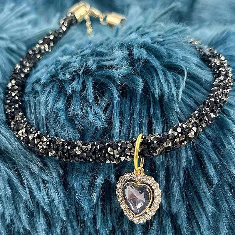 Luxury Crystal Cat Collar - PawparedeLuxury Crystal Cat CollarMy StorePawparede14:29;5:100014064#S - 20 - 25cmWHITES - 20 - 25cmLuxury Crystal Cat Collar - Pawparede